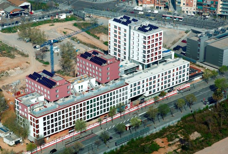 Imatge dels habitatges i equipaments executats a les Casernes Foto: Regesa (Consell Comarcal del Barcelonès)